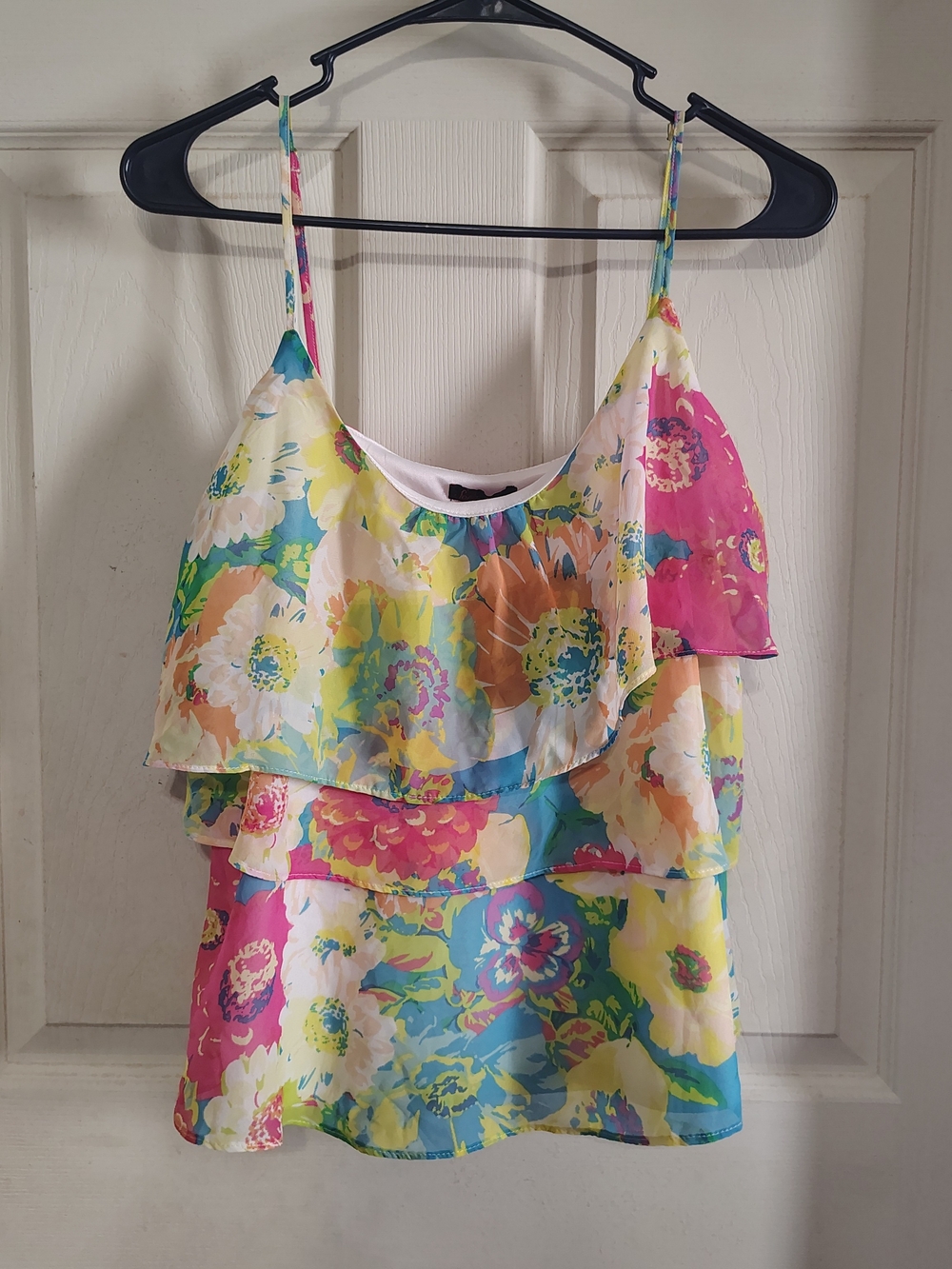 Rare Sofia Vergara Women's Ruffle Cami - Floral Flirty Romantic Size Medium